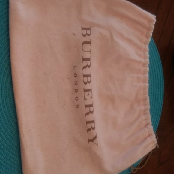 BURBERRY CLUTCH - Picture 3 of 3